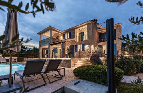Strpacici Villa | Villa Sterpazzi - near Porec with Sea View, private Jacuzzi, Sauna and Pool