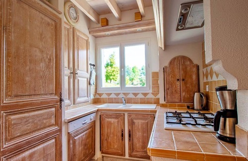 Saint-Maurice-dʼArdeche Villa | Villa Viognier - private terrace and garden
