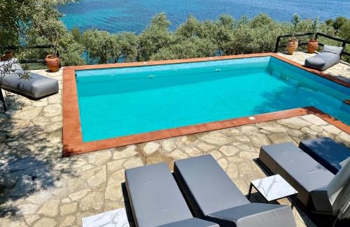 Sithonia Villa | Villa Valia: Traditional Luxurious Residence