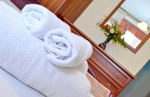Maini House | Villa Velzon Guesthouse
