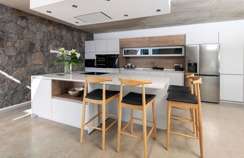 Lajares Villa | Villa Ventura in Lajares - Modern villa with heated pool for 10 people