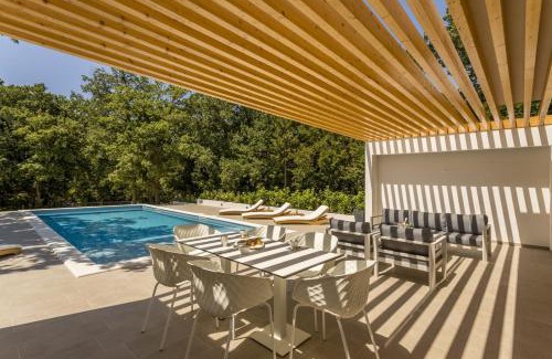 Srinjine Villa | Villa VENTURA with private 45 sqm swimming pool, 4 bedrooms, gym, game room