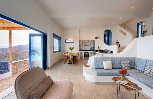 Mavrikiano Villa | Villa Viagrande - Total Luxury.