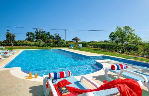 Lagoa e Carvoeiro Villa | Villa Viana by Villa Plus