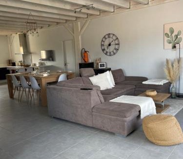 Saint-Jean-de-Fos Villa | Villa vigneronne moderne piscine et jaccuzi
