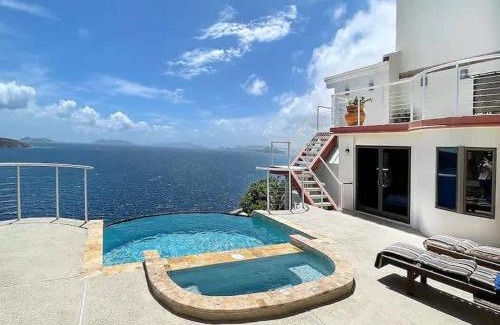 Peterborg House | Villa Vista Oceanfront 4BR - Infinity Pool - Views