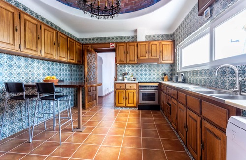 Alporchinhos Villa | Villa with 7 bedrooms and private pool in Alporchinhos, walking distance to beach