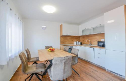 Krusevo Villa | Villa with amazing view and a private pool, Šušnjar 1