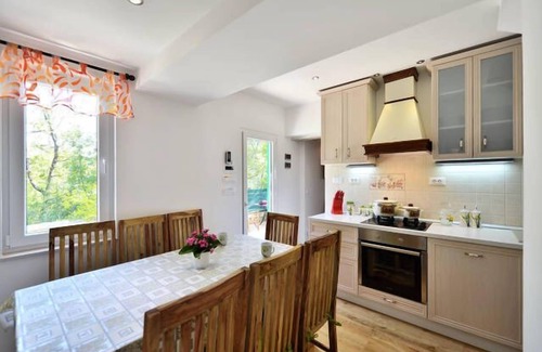 Omis Villa | Villa with heated pool! Enjoy in beautiful sight to the sea, mountains and river