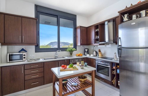 Vamos Villa | Villa with pool for up to 8 persons. Excellent Sea and Mountain Views