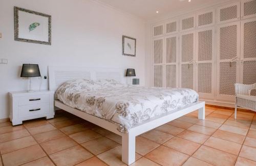 Santa Eulalia del Rio Villa | Villa with pool in Cala Llonga