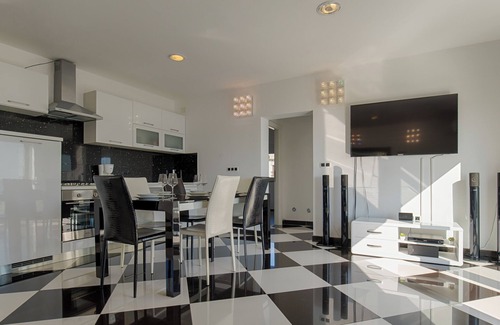 Crikvenica Villa | Villa with pool, large garden, sea view - TRAVALER Reiseburo Krk - ID 2210