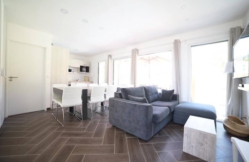 Saint-Augustin House | Villa with private pool and Jacuzzi on a residence with tennis