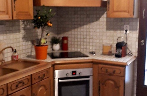 Vedene House | Villa with swimming pool sleeps 8 in provence