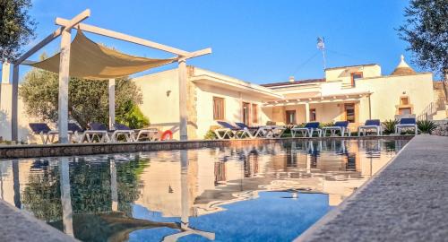 Alberobello House | Villa with Trullo and Pool, Alberobello