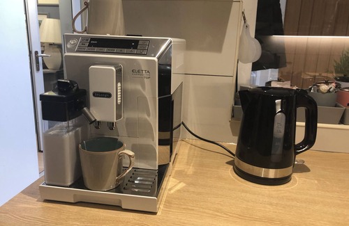 Bury House | Village near Manchester, Pubs, Walks, Open Views, Dog Friendly, Opposite Green