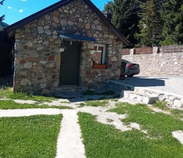 Pejë Ski Chalet | Villas Meti Rugove