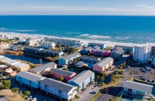 Pensacola Beach Apartment | Villas on the Gulf #D1