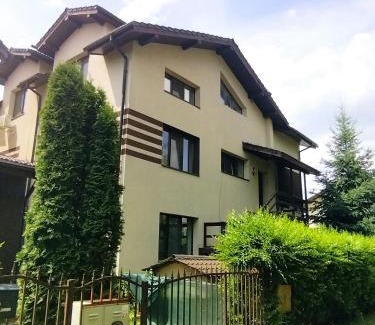 Iasi Apartment | Villaweb, 3rooms ap 5min drive to center and airport