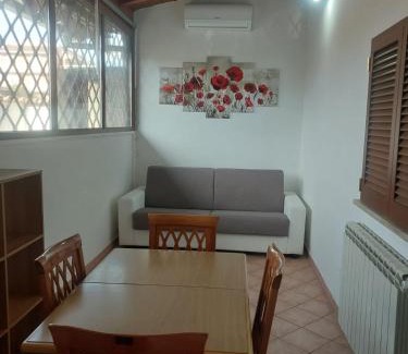 Fiumicino Villa | Villino indipendente con cortile privato 4 p letto - Sul Mare vicino Aeroporto e Fiera