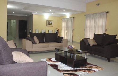 Lagos Hotel | Vinchee Suites