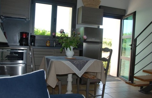 Vinsobres Apartment | Vinsobres: Elsa: Charming cottage with pool in Drôme Provençale