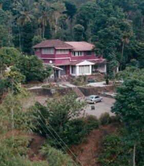 Mananthavady House | Vintage Coffee Estate 3 Bedrooms 1 Cottage