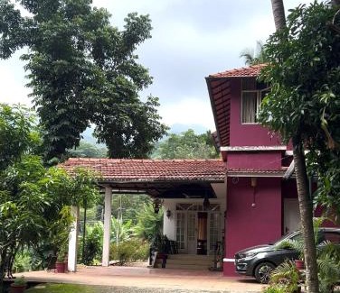 Mananthavady House | Vintage Coffee Estate 3 Bedrooms 1 Cottage