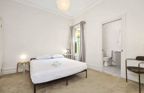 Brunswick North House | Vintage Cottage in Davies St