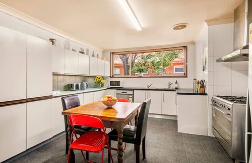 Fairfield House | Vintage Vibe @ Art House