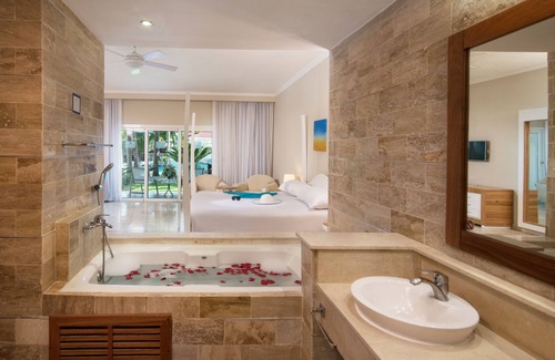 Puerto Plata Resort | VIP Cofresi Jr. Suite @ Lifestyle Holidays, Mandatory All-Inclusive Fee Extra