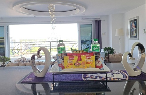 Angeles City Apartment | VIP Penthouse with Jacuzzi