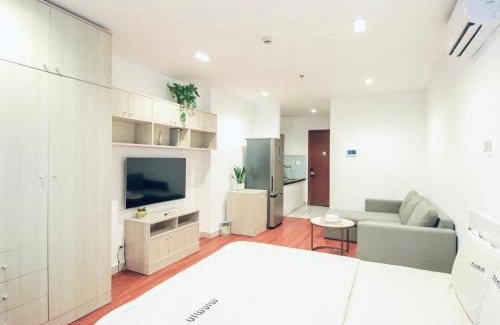 Tan Binh Apartment | VIP-sky center- căn hộ rộng rãi, thoáng mát, yên tĩnh, tiện nghi đầy đủ - Hồ bơi miễn phí