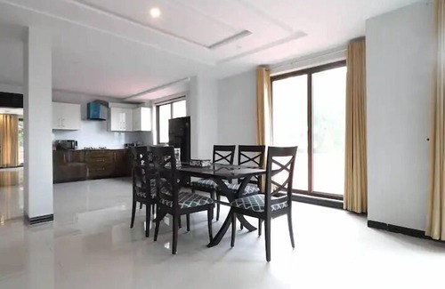 Murree Apartment | Vista Valle