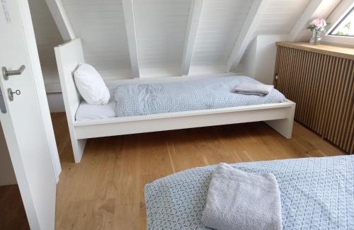 Kloten House | VK - H - Zürich Airport - Luxury - Homestay - Haldenstrasse - Kloten