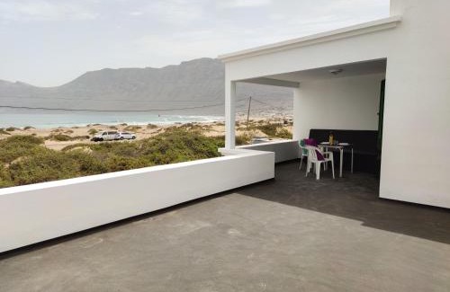 Caleta de Famara House | VolKKanrentals Beach View House