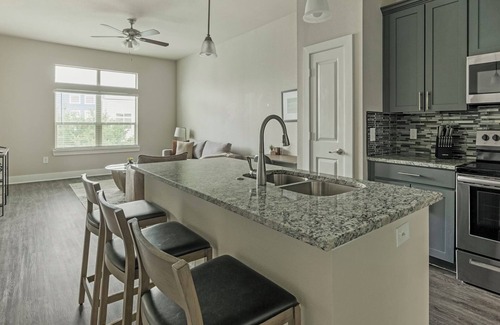 Nassau Bay Apartment | Voyager 1BD 4 - One Bedroom Apartment, Sleeps 2
