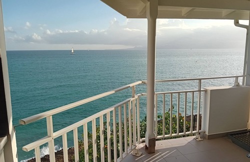 Pointe de la verdure Apartment | Vue mer Exceptionnelle et Unique Chez La Case à Méline