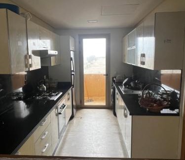 Soualem Trifiya Apartment | Vue piscine et accès rapide à la plage