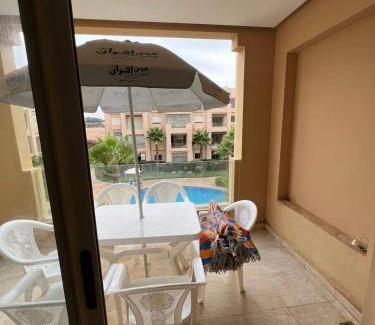 Soualem Trifiya Apartment | Vue piscine et accès rapide à la plage