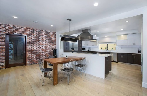 Sherman Oaks Villa | Vv Estates