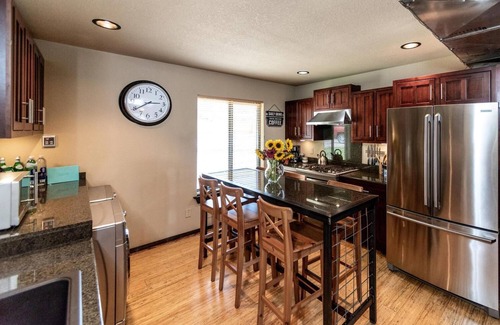 Waco Condo | Waco's only Boutique Hotel - Location Location Location !