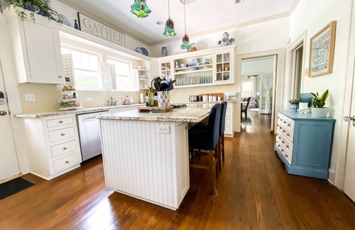 McKinney House | {Waddill Cottage} Historic Downtown McKinney charming Craftsman with pool