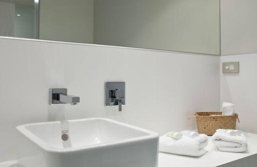 Holdens Bay Hotel | Wai Ora Lakeside Spa Resort