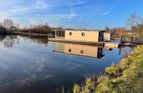 Waldkirchen Boat Rental | Waidlerland Hausboot 1