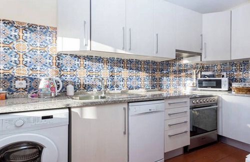 Praia da Luz Apartment | WAKE UP TO THE SOUND OF THE SEA T1 CENTRAL-AIR CONDITIONING (FREE WIFI) 3 MIN BEACH