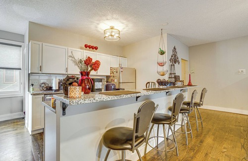 Whittier House | Walk to Bites & Whittier Park: Uptown Getaway!