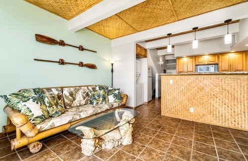 Historic Kailua Village Condo | Walk to Charming Kailua Village. Kailua Bay View. Lanai. AC. King Bed. Pool.