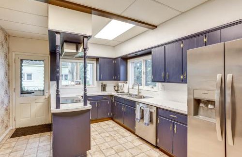 Ludington House | Walk to Lake Michigan and Dtwn Coastal Grand