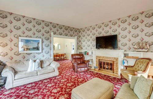 Ludington House | Walk to Lake Michigan and Dtwn Coastal Grand